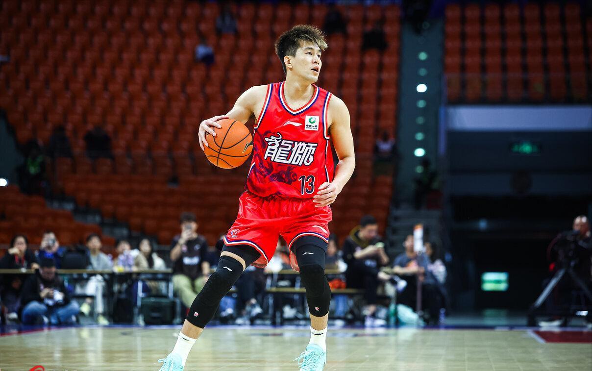 世界杯赛事平台安装-杜锋爱徒加盟NBL,新疆后卫伤势接近郭艾伦,杨舒予成女篮队长