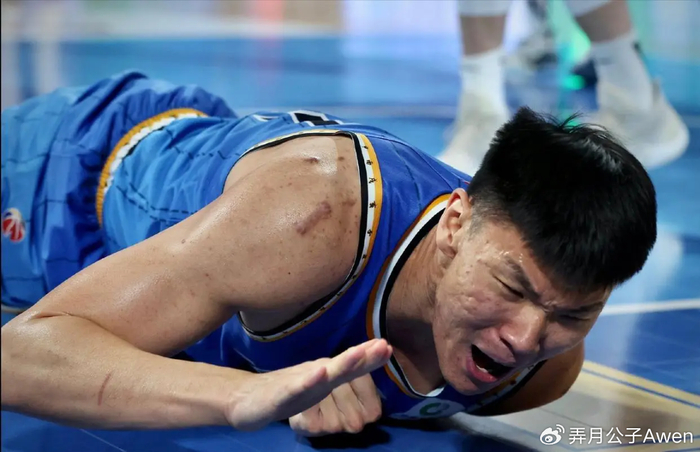 连续7场被弃用!拿600万带薪看球,球迷:中国最成功的打工人|范子铭|许利民|北京队|北京|浙江队_新浪体育_新浪新闻